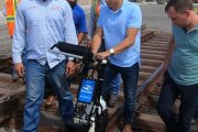The customer's specialist learns to test rails with an ultrasonic trolley UDS2-77 made by OKOndt Group — the USA, Miami, September 2019