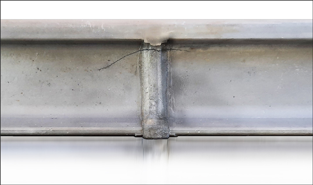 Horizontal crack in rail web weld joint zone